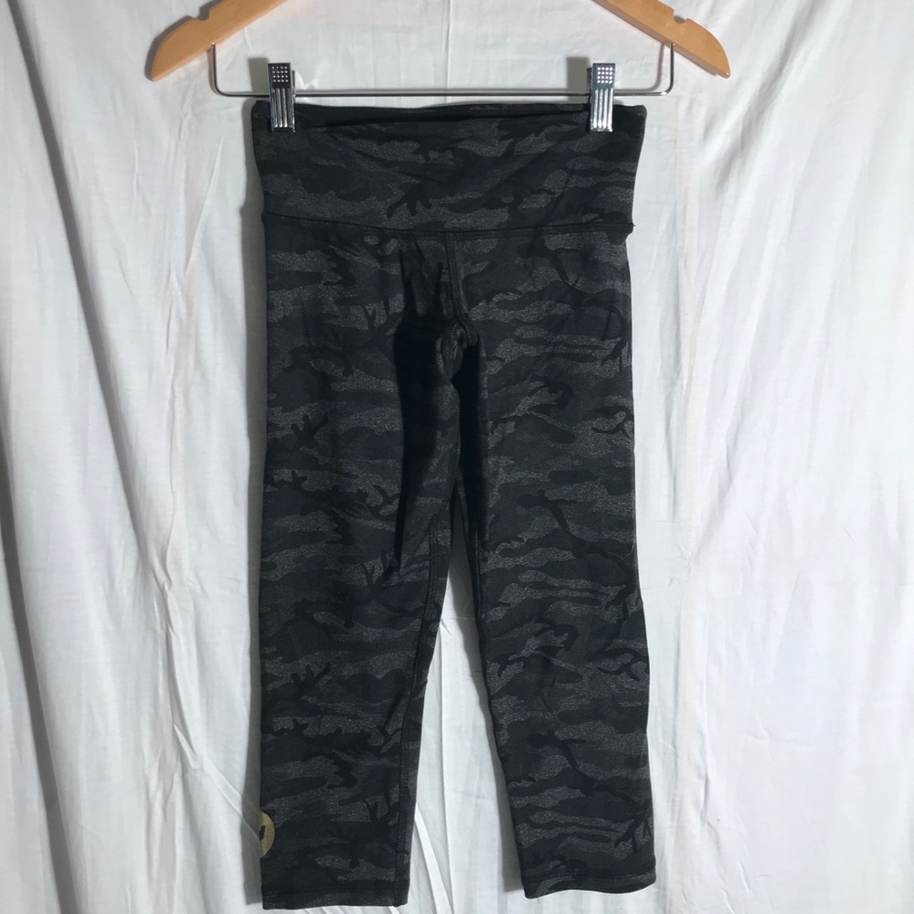 Gray black camouflage cropped leggings flywheel S